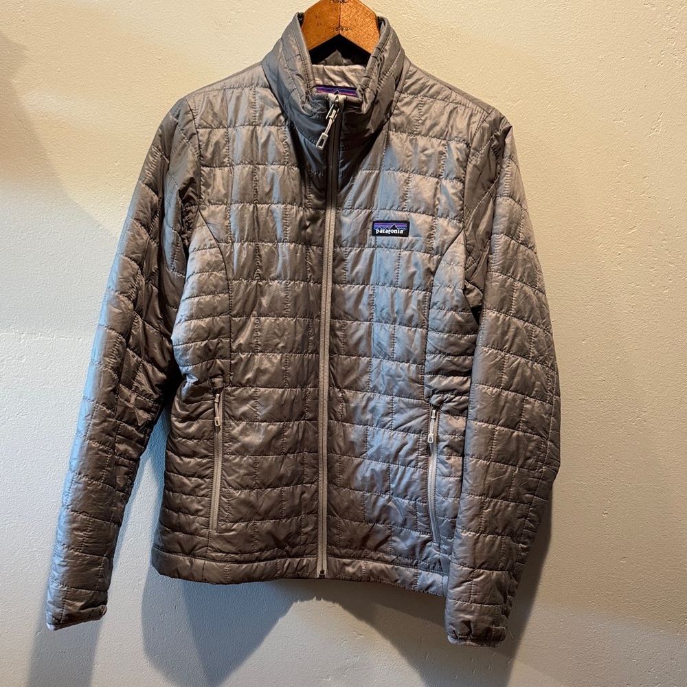 Patagonia Women’s Nano Puff Insulated Lightweight Quilted Gray Outdoors Jacket